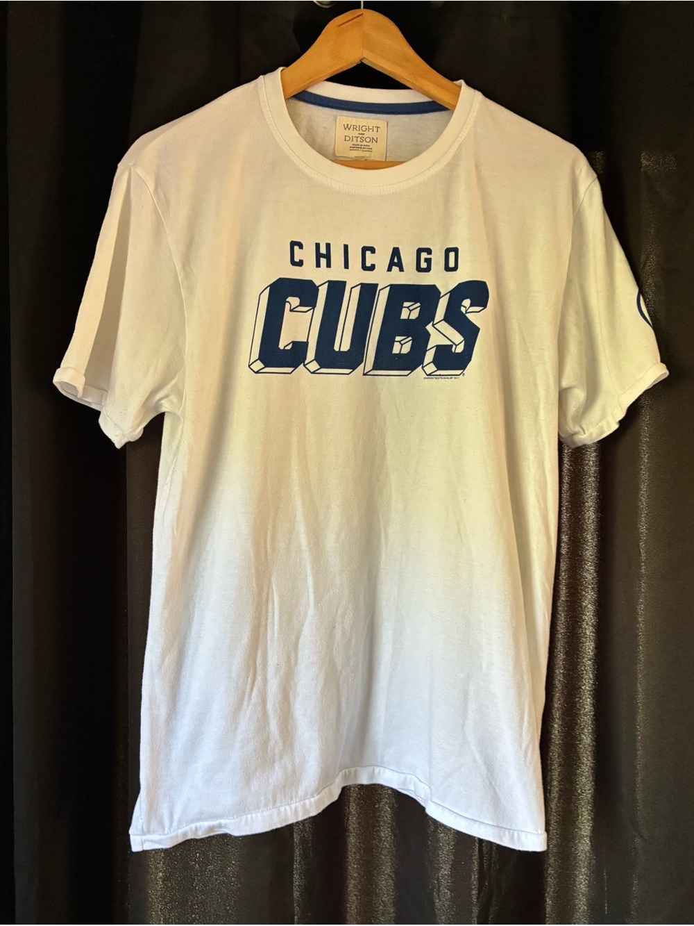 Men’s Chicago Cubs Retro Graphic Tee Size Medium Color White with Blue Lettering